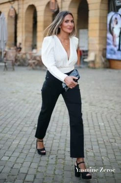 LE TEMPS DES CERISES COLLAB @YASMINE.ZEROC Amour 400/18 Mom Taille Haute 7/8ème Jeans Noir N°1 -Le Temps des Cerises Soldes Magasin 222 jf418amow9115ys 0403 imaged1