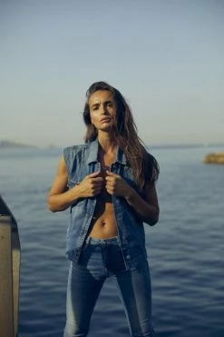 LE TEMPS DES CERISES Veste Sans Manches Galinat En Jeans Bleu