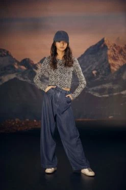 LE TEMPS DES CERISES Cardigan Alvagi à Motif Floral Bleu Nuit Et Blanc