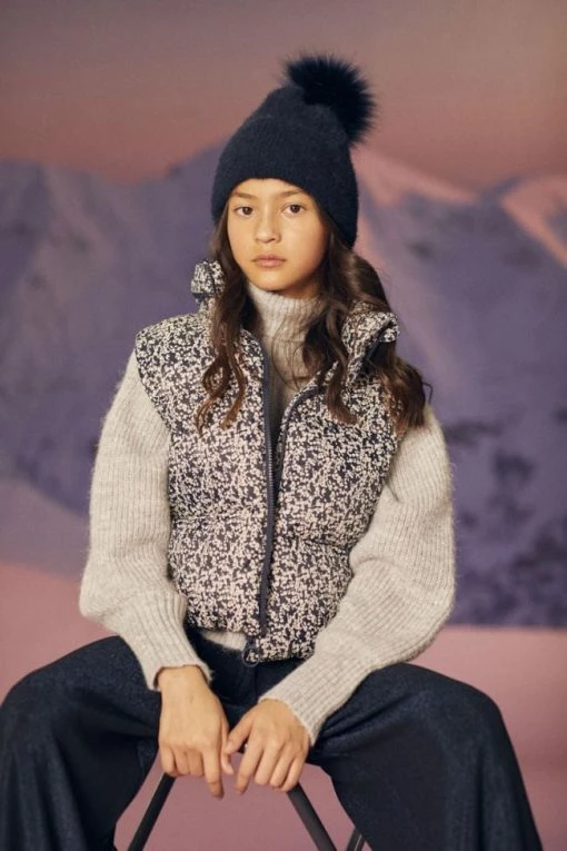 LE TEMPS DES CERISES Doudoune Sans Manches Wynagi à Motif Floral Bleu Nuit Et Blanc 1 LE TEMPS DES CERISES Doudoune Sans Manches Wynagi à Motif Floral Bleu Nuit Et Blanc -Le Temps des Cerises Soldes Magasin 232 gwynagi000000sm 3655 image3